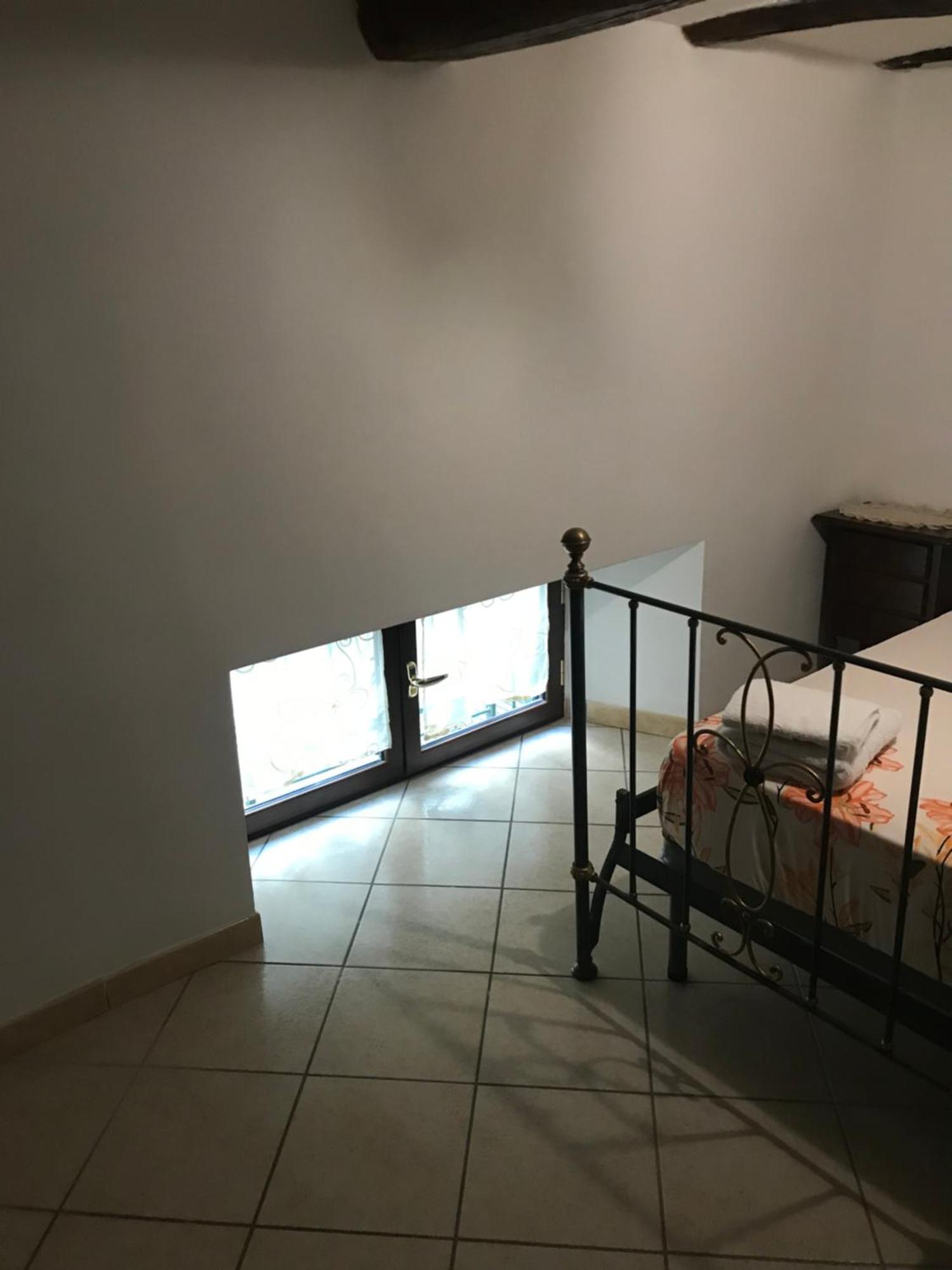 Alleria Napoli Esterno foto